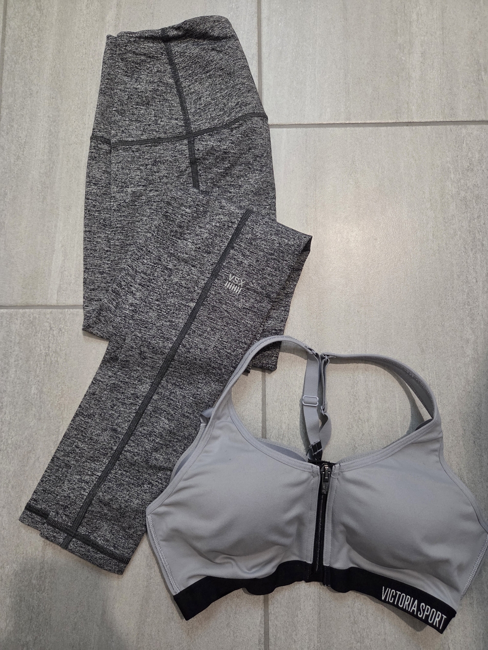 VSX Victoria Sport Gray Front-Zip Sports Bra & Heather Gray Leggings